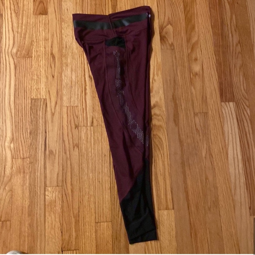 Rare Victoria's Secret PINK Ultimate Leggings Maroon Black Mesh Side NWOT M - Picture 2 of 10
